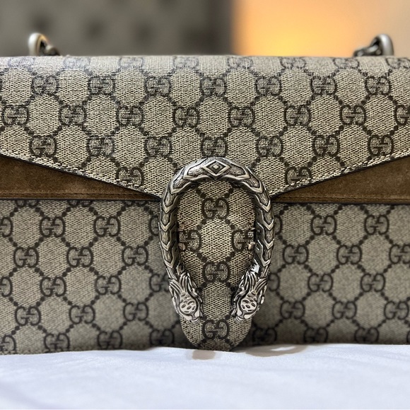 This is authentic Gucci GG Supreme Monogram small Dionysus shoulder bag. - Picture 3 of 12